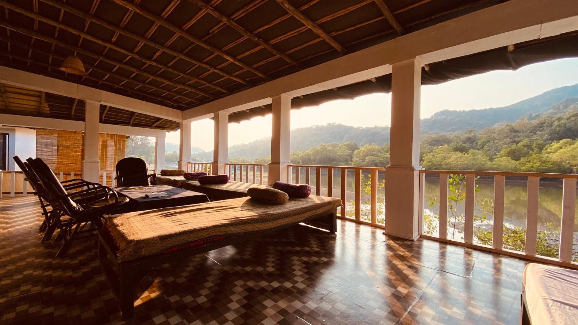 Resort Feather Touch And Palolem