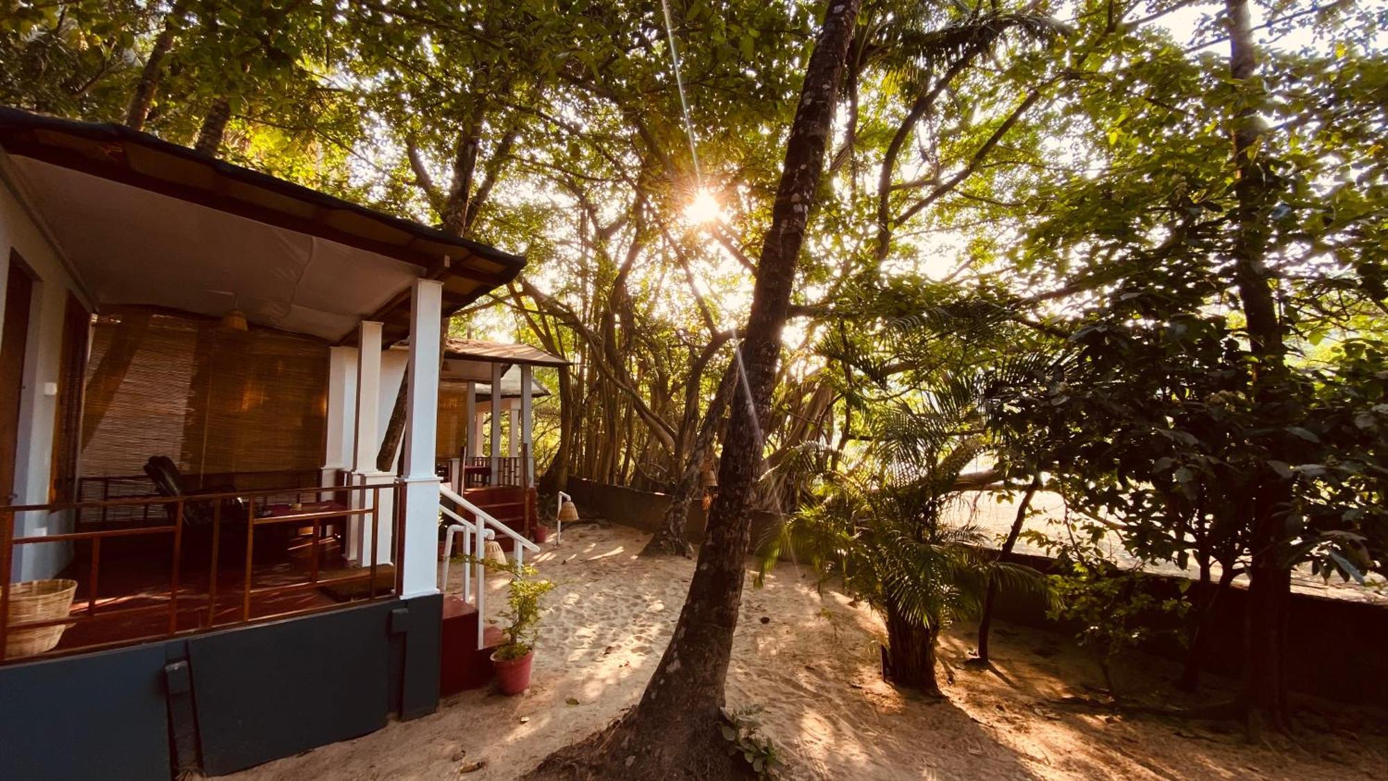 Resort Feather Touch And Palolem